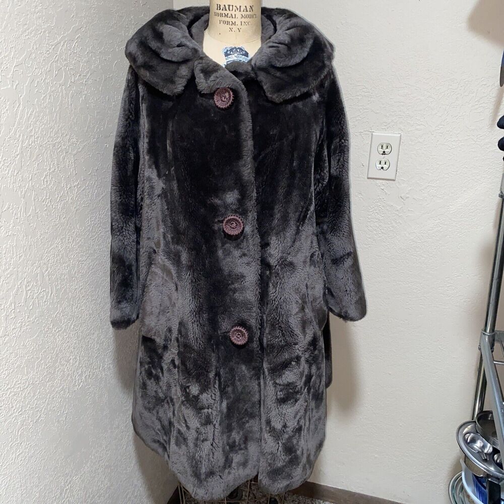 VTG Borgana Styled By Sportowne Cinderella Fashions Faux Fur Coat Size Medium